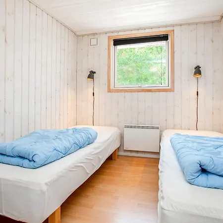 10 Person In Vaeggerlose-by Traum * Bøtø By