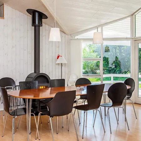 10 Person In Vaeggerlose-by Traum * Bøtø By